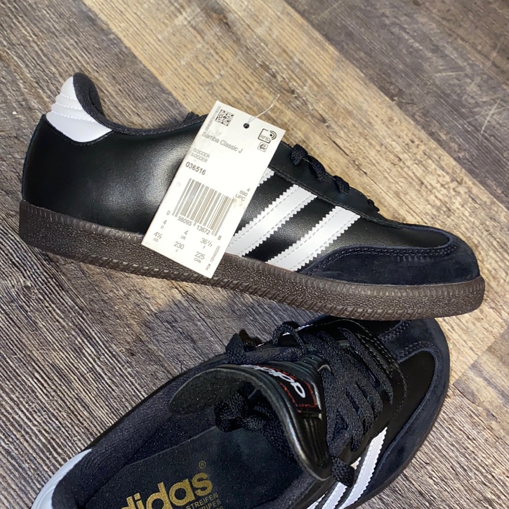 New adidas samba classic j